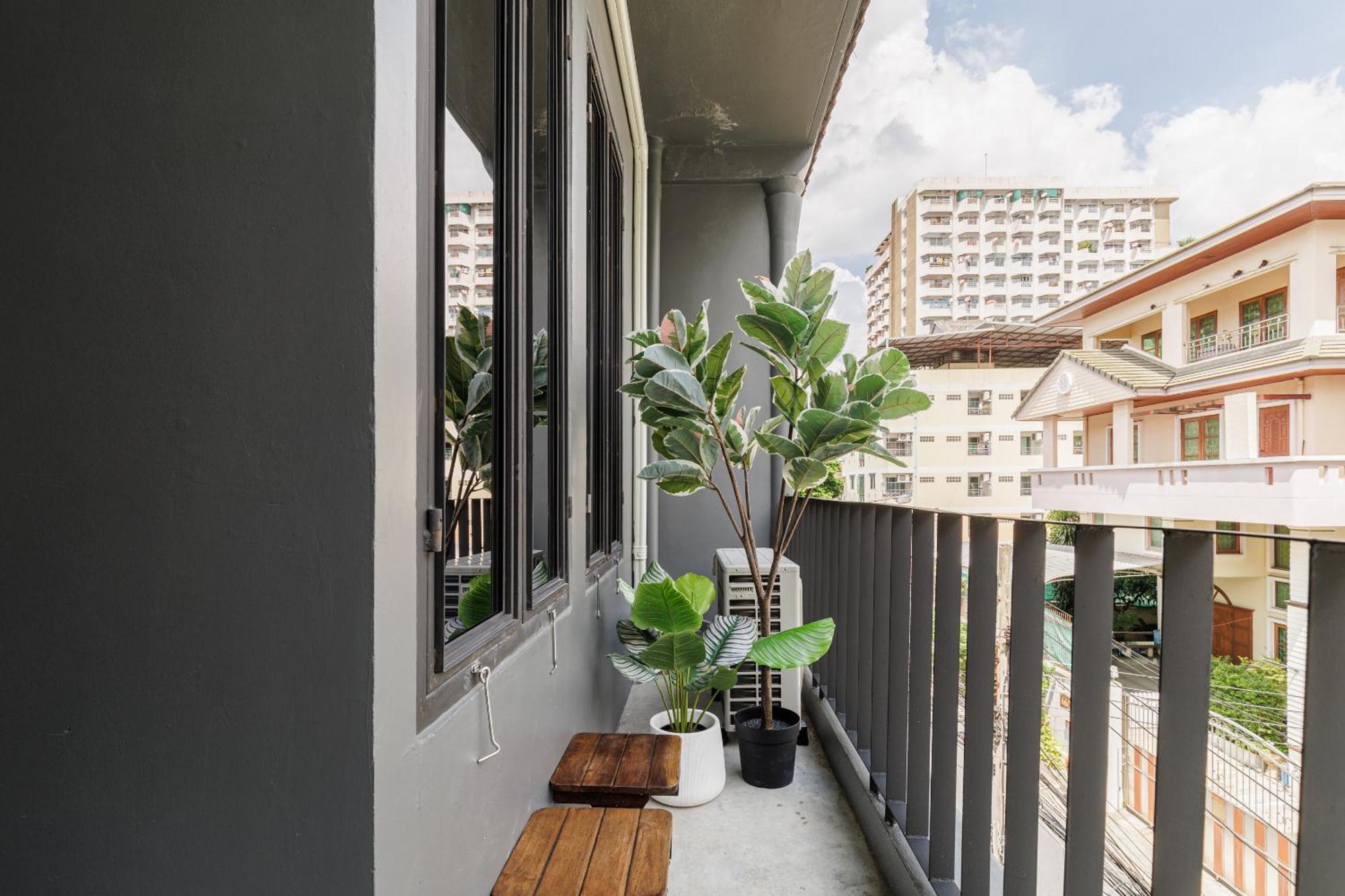 Hotel Wabisabi Bangkok 3 Min To Train Station Exterior foto